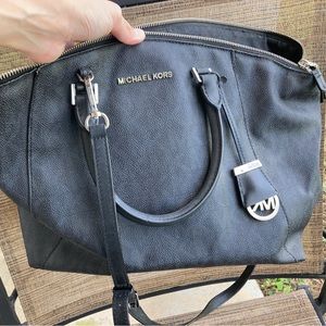 Michael Kors Tote Purse (need gone make offer!)